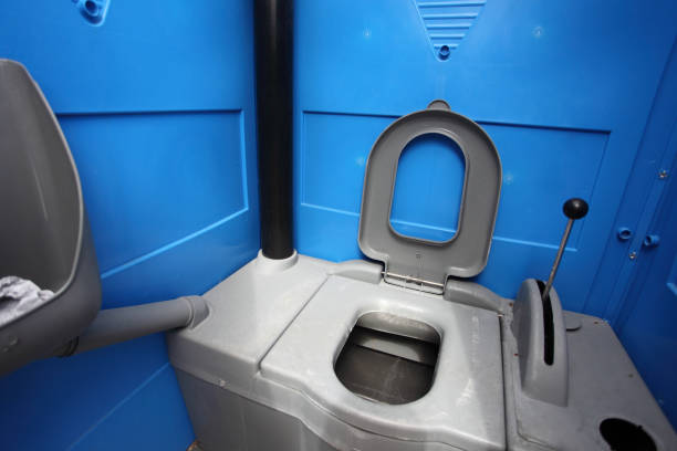 Best Porta potty delivery and setup  in Highland, AR